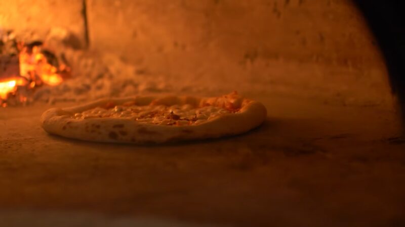 Cooking Your Pizza in Wood-Fired Pizza oven