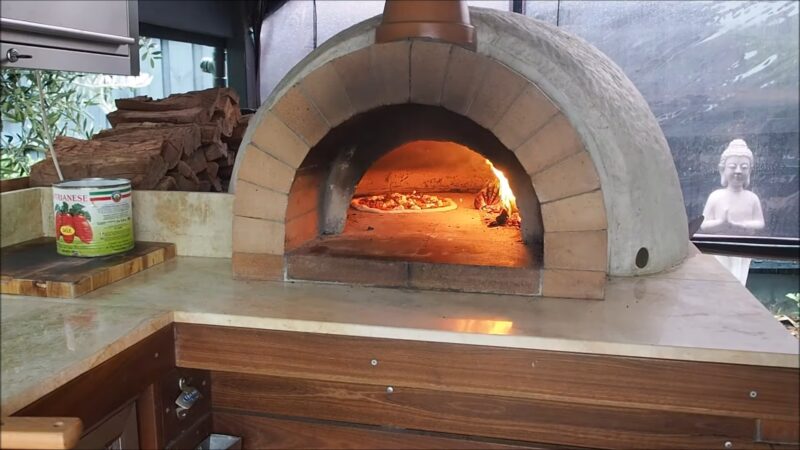 Stone oven for pizza